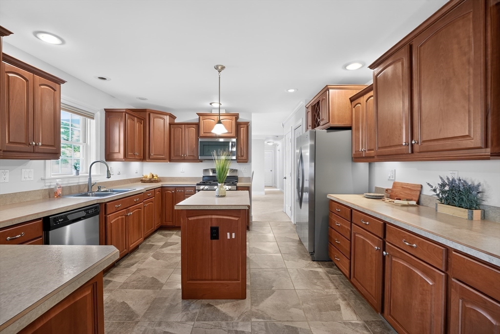 2 Leslie Court, Rockland, MA Photo #22