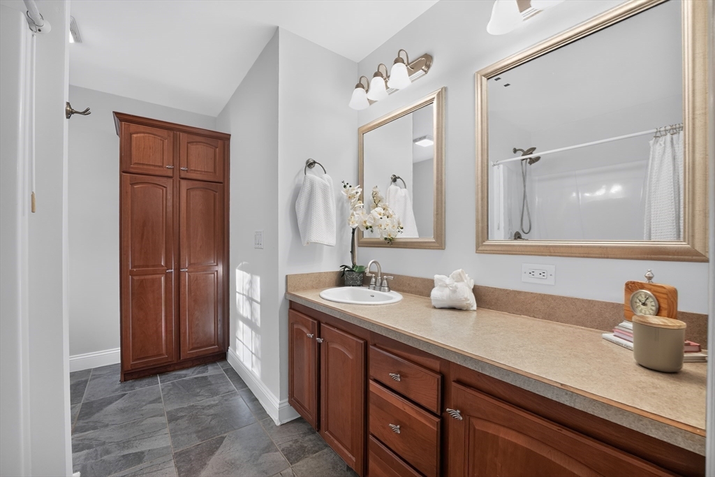 2 Leslie Court, Rockland, MA Photo #16