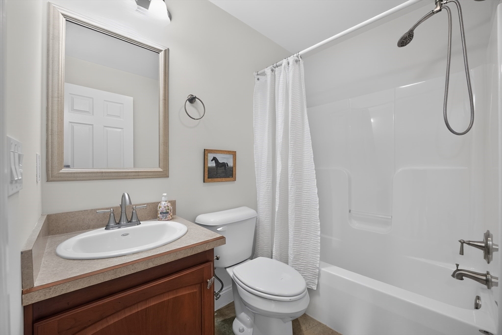 2 Leslie Court, Rockland, MA Photo #14
