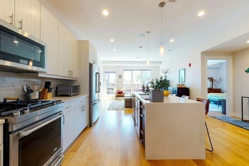 488 Dorchester Ave 4H