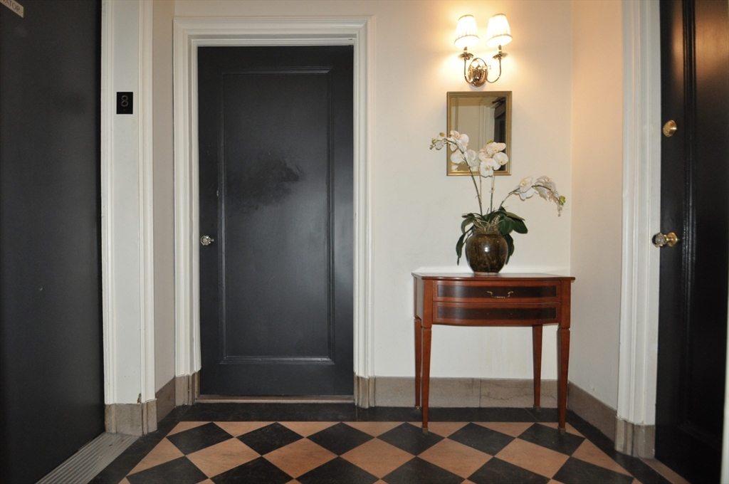 68 Beacon St 2E