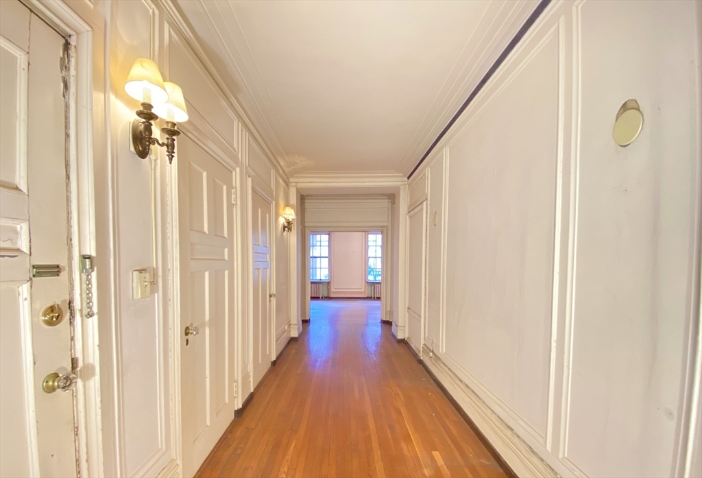 68 Beacon St 2E
