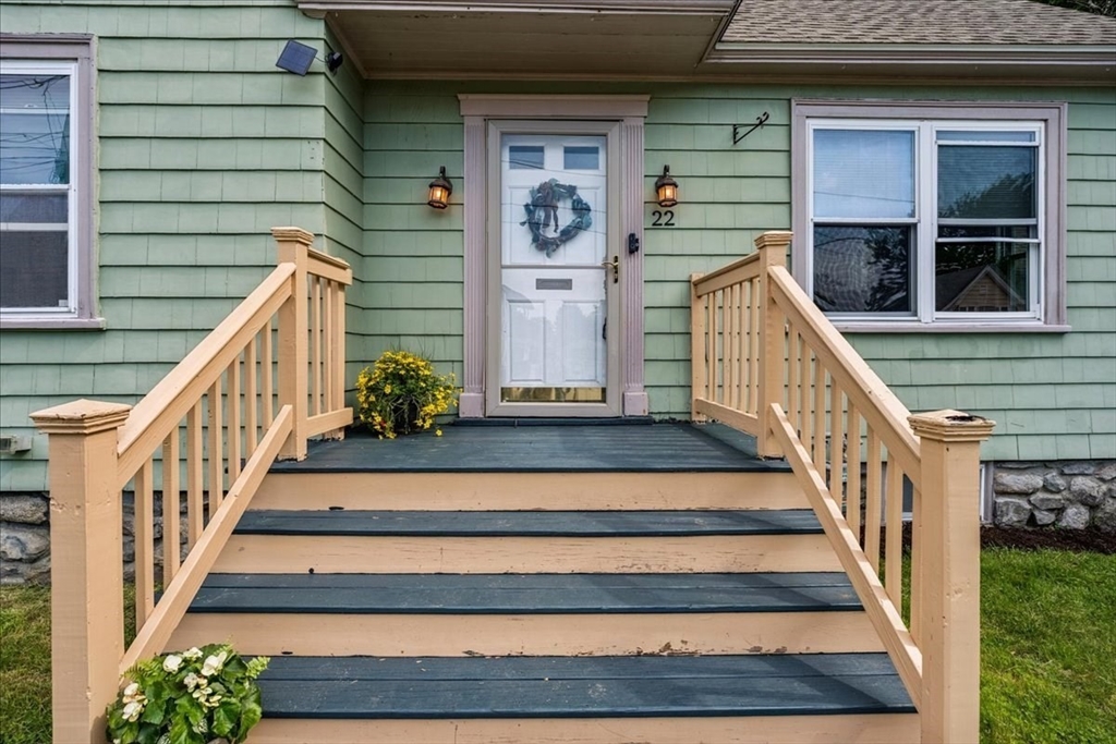 22 Lippold Street