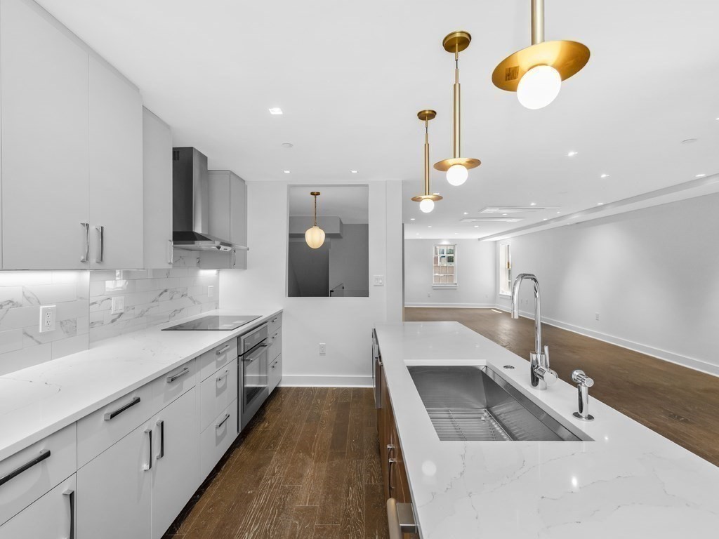 33-35 Bowdoin Street 1