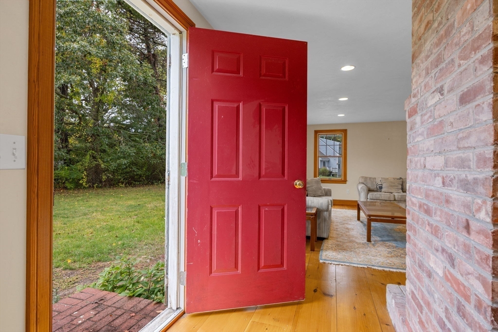 24 Minnetuxet Way