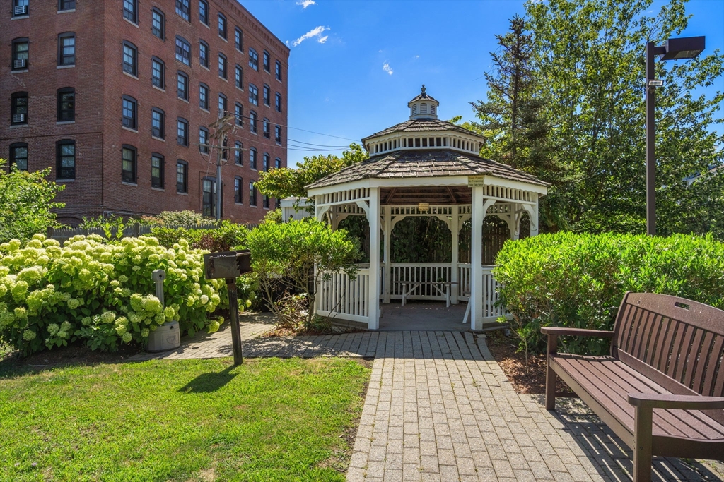10 Crowninshield St 408