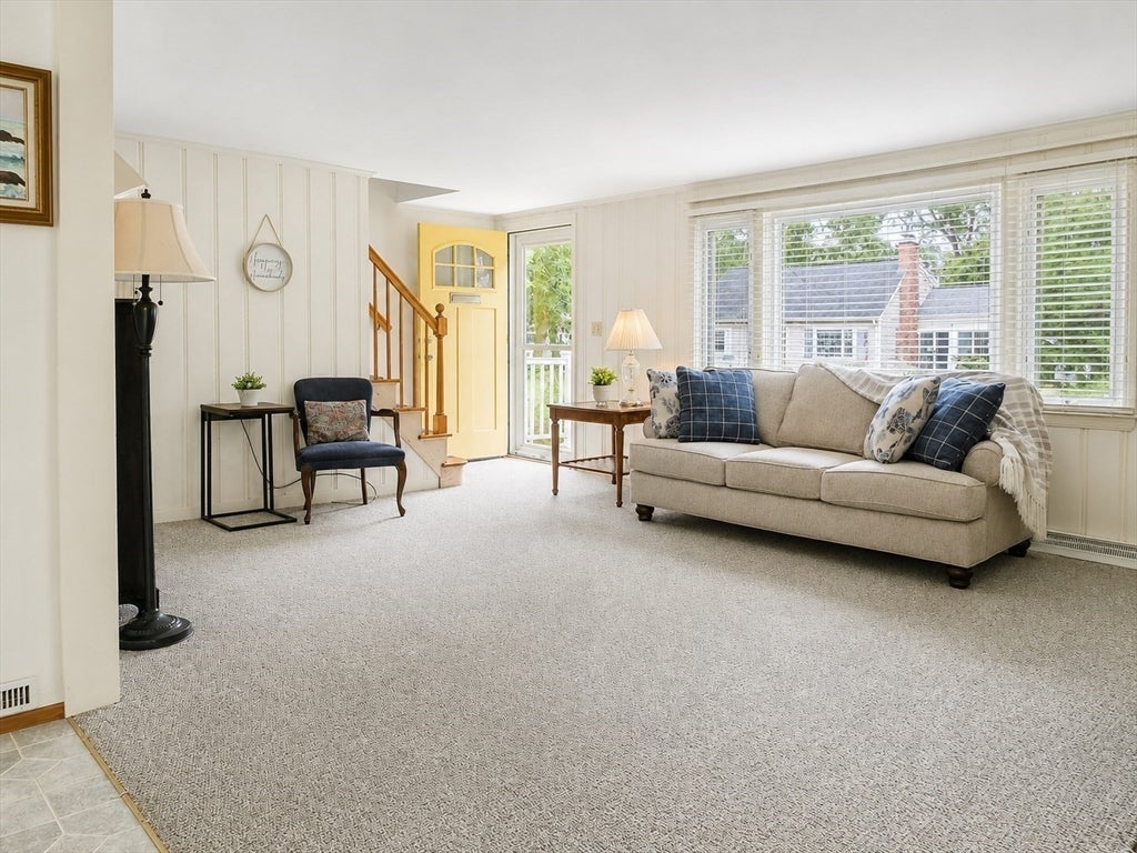 17 Cooper Rd, Falmouth, MA, 17 Cooper Rd, Falmouth, MA Photo #12