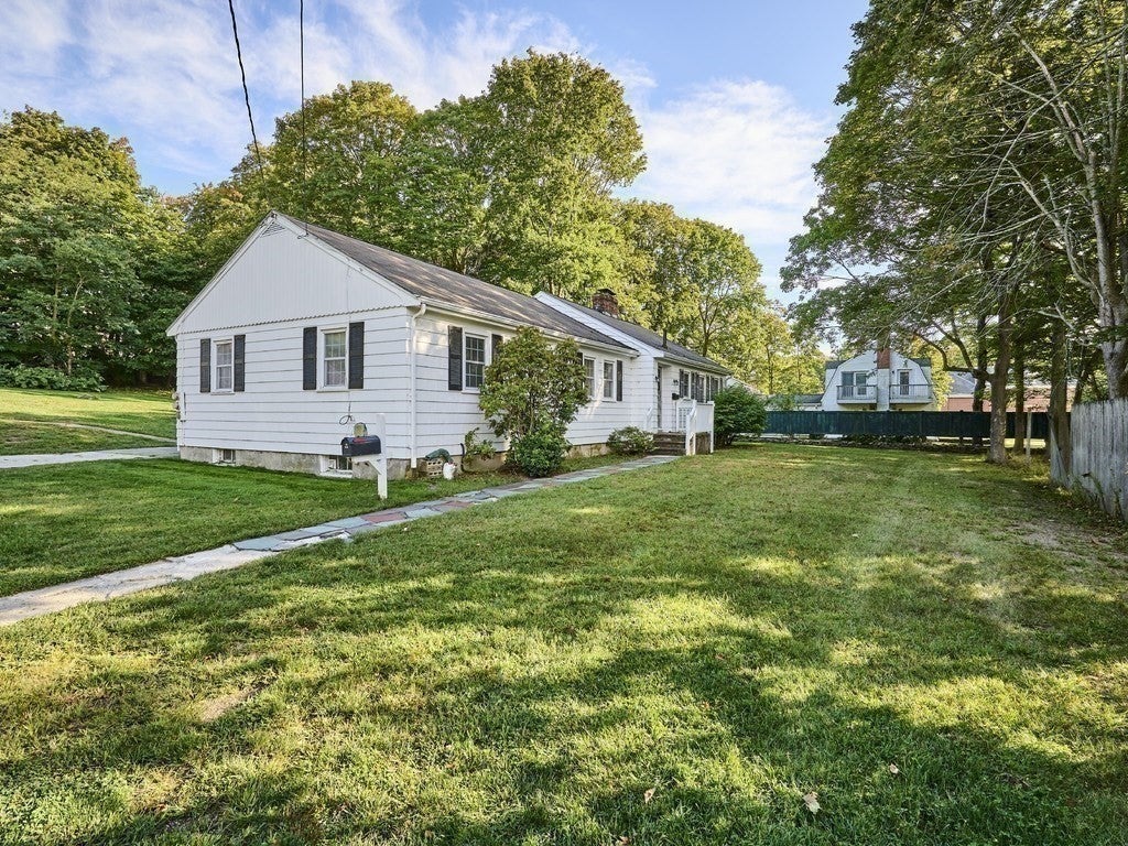 Photo of 544 High Street, Westwood, MA