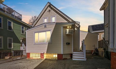 43 6th Ave Haverhill MA 01830