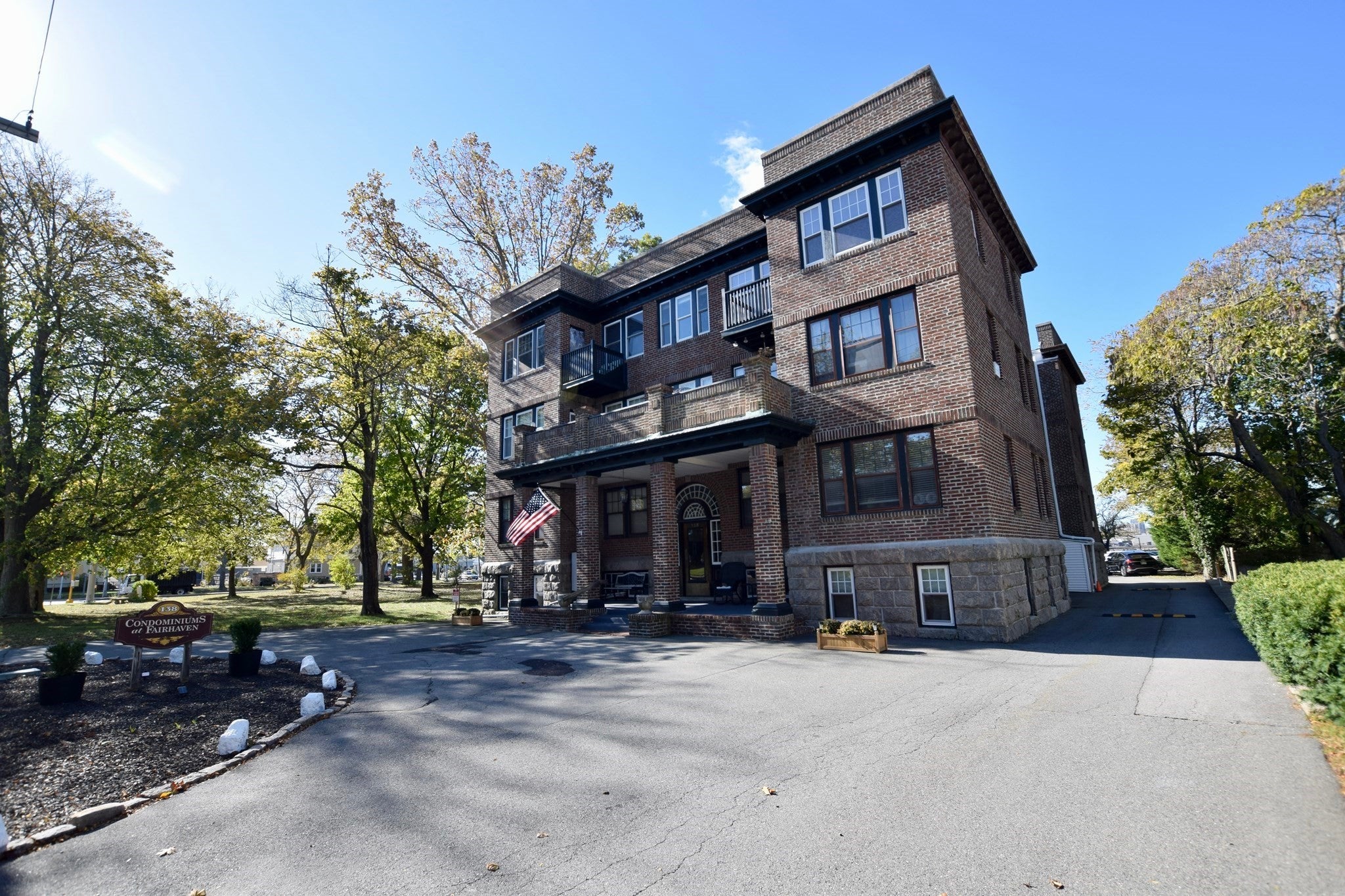 138 Main St 10