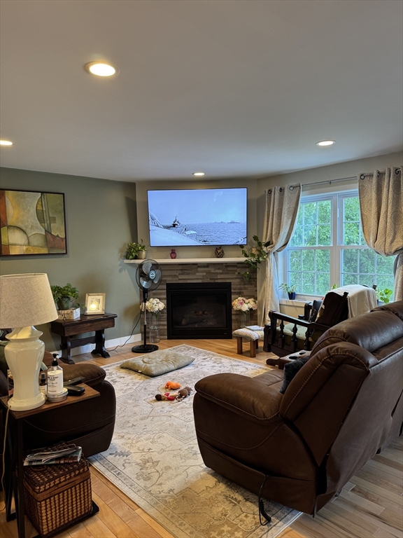 3064 Club House Dr