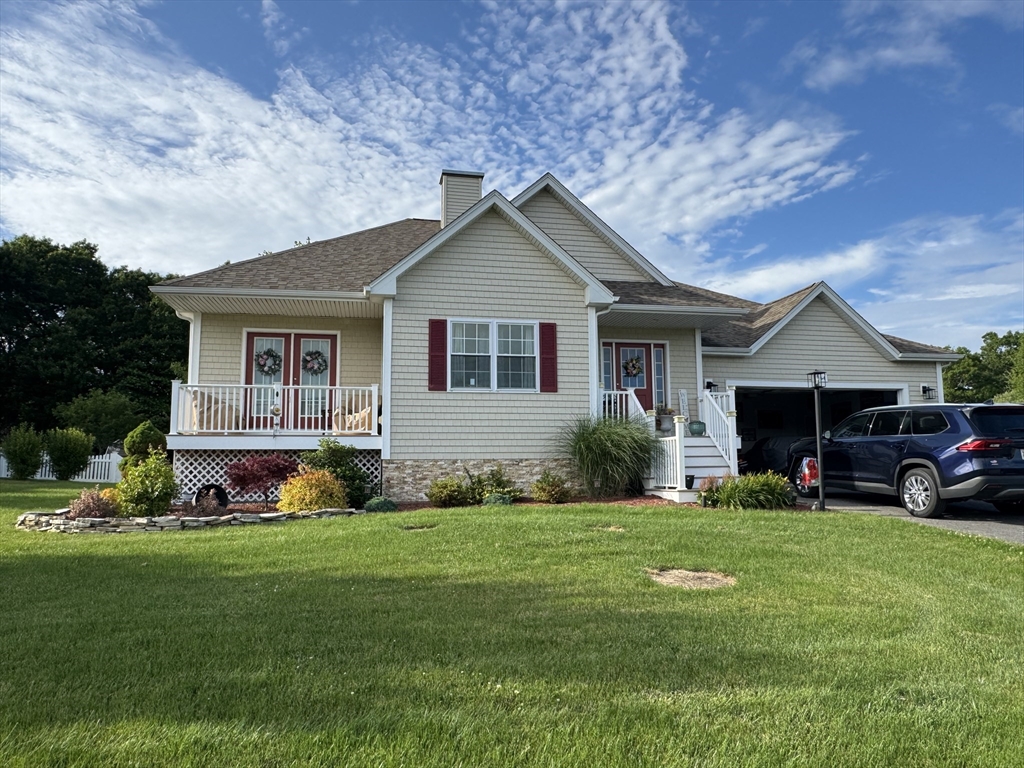 3064 Club House Dr