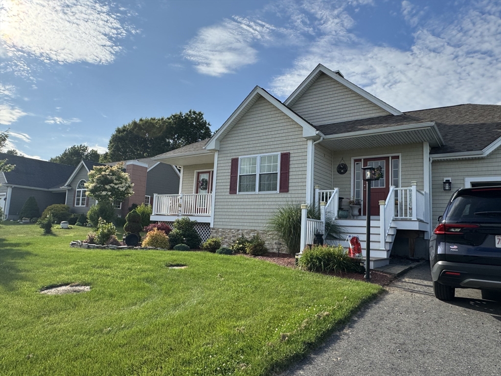 3064 Club House Dr