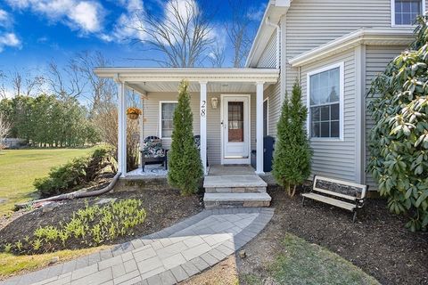 28 Deanville Rd Attleboro MA 02703