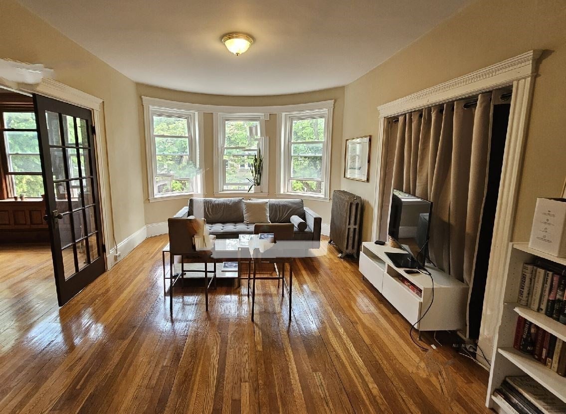 Click for 5 Euston Street #2, Brookline, MA slideshow