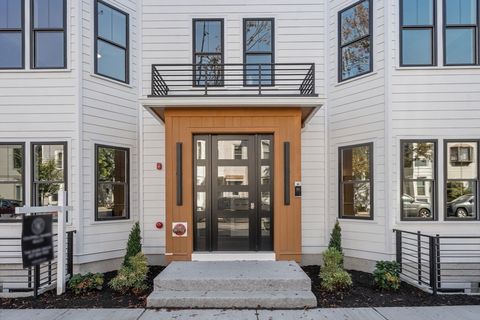 527 E Seventh Street 101 Boston MA 02127