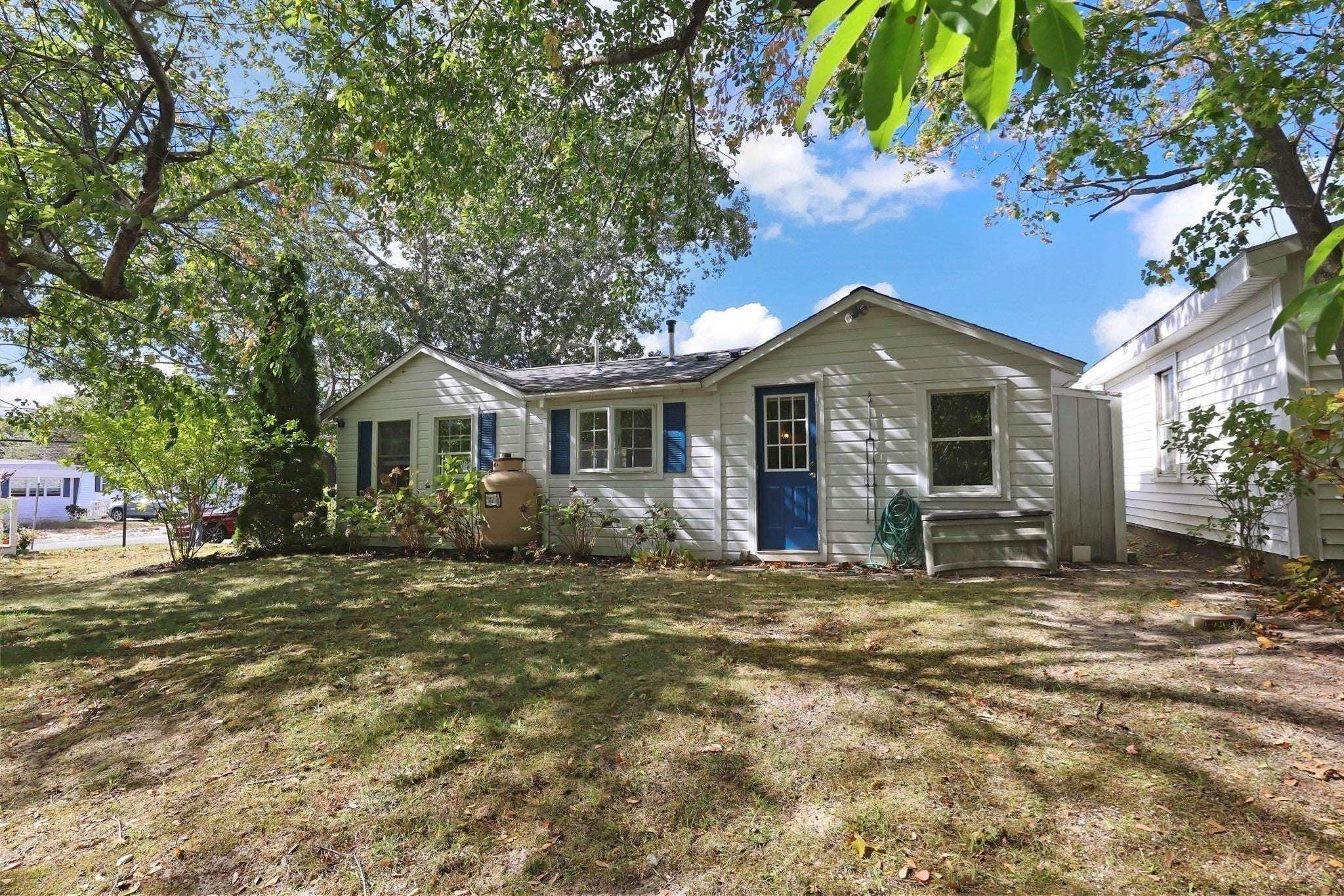 40B East Blvd