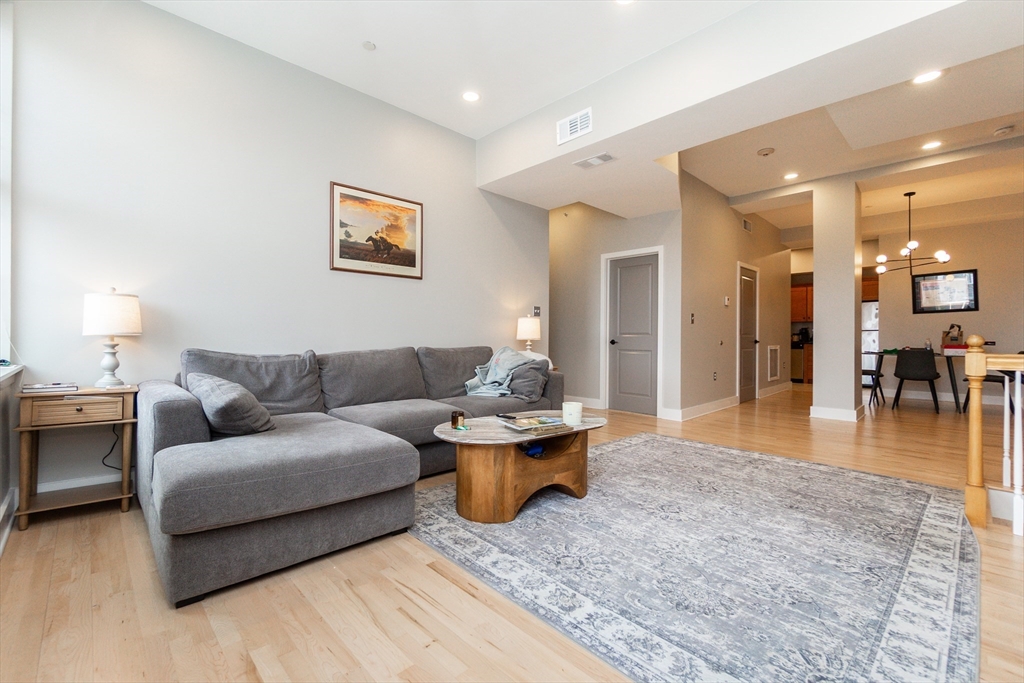 20 Parmenter St 400