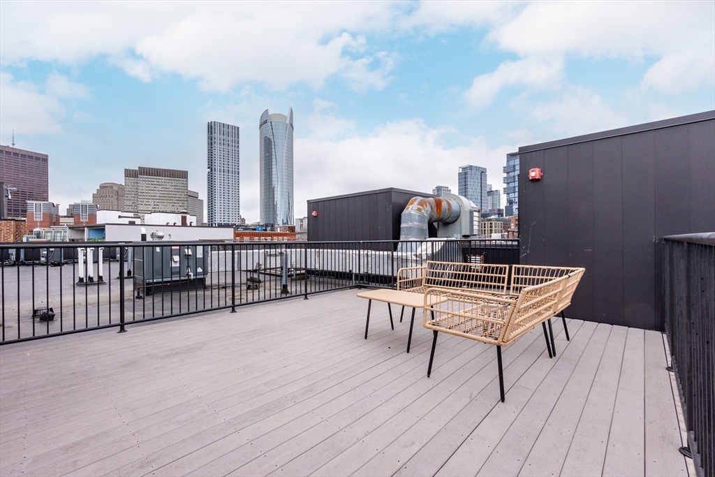 20 Parmenter St 400
