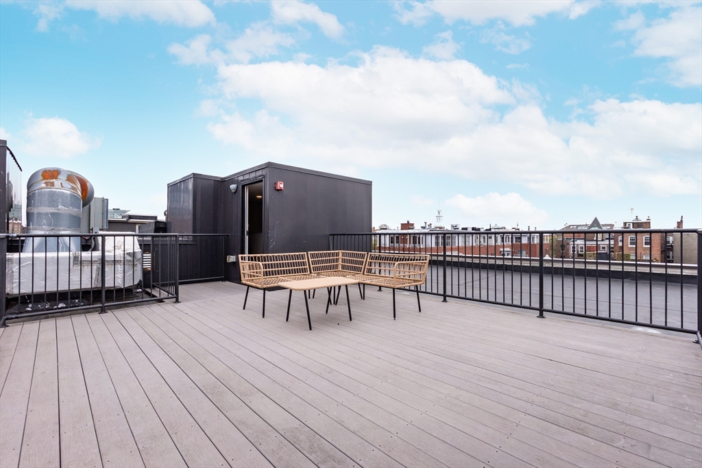 20 Parmenter St 400