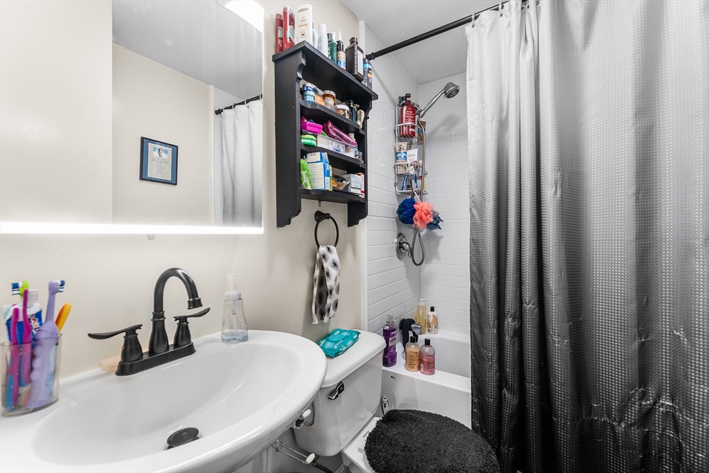 93 Annawon Dr, Halifax, MA Photo #9