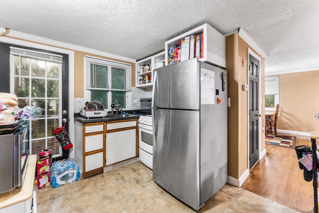93 Annawon Dr, Halifax, MA Photo #12
