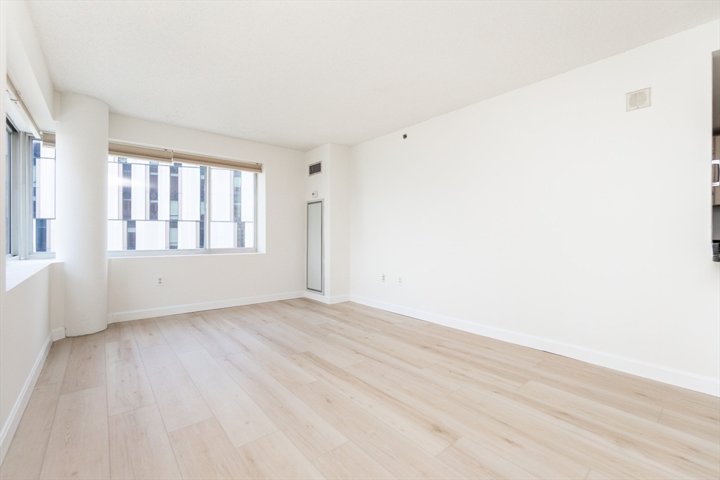 8-12 Museum Way 1126