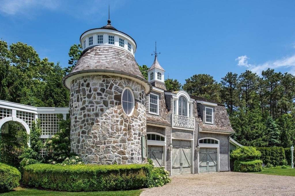 Barnstable, Massachusetts 02635, United States, 6 Bedrooms Bedrooms, ,9 BathroomsBathrooms,Residential,Active,14221
