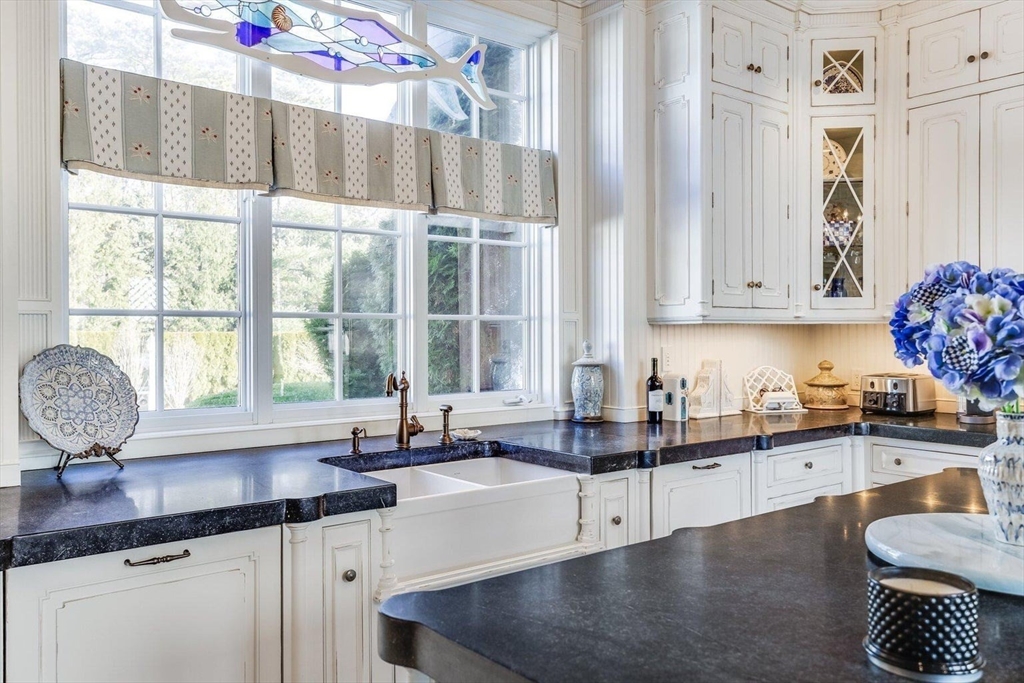 Barnstable, Massachusetts 02635, United States, 6 Bedrooms Bedrooms, ,9 BathroomsBathrooms,Residential,Active,14221