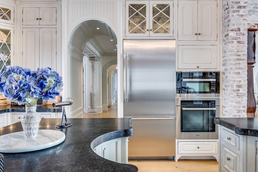 Barnstable, Massachusetts 02635, United States, 6 Bedrooms Bedrooms, ,9 BathroomsBathrooms,Residential,Active,14221