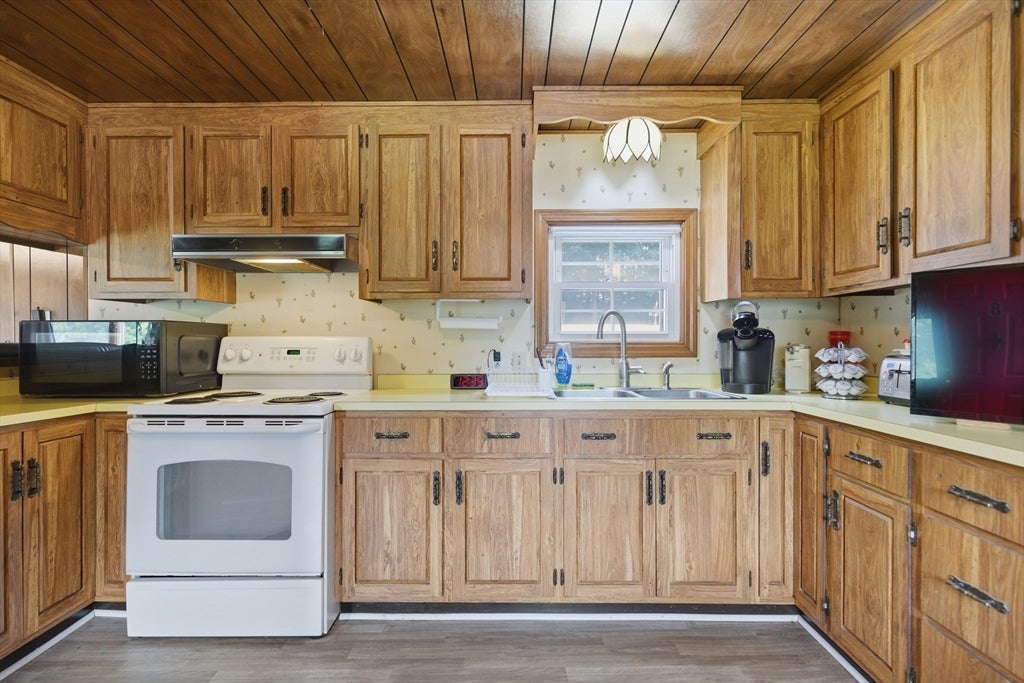 8 Donahue Lane, Grafton, MA, 8 Donahue Lane, Grafton, MA Photo #13