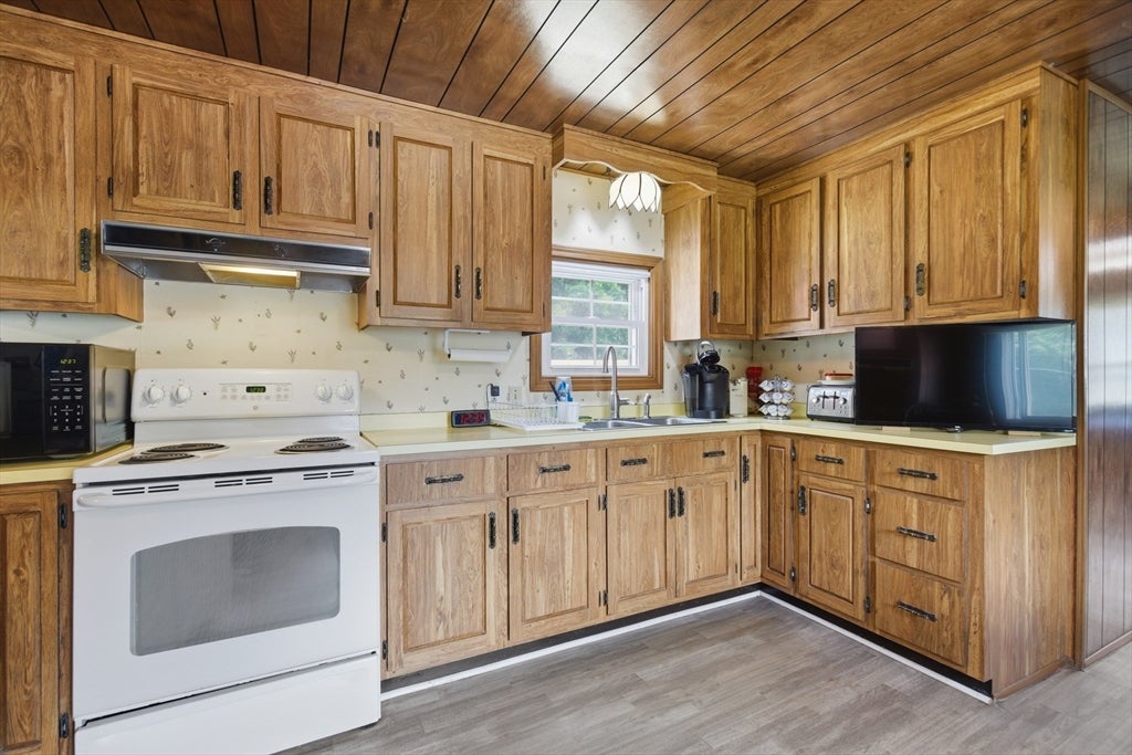 8 Donahue Lane, Grafton, MA, 8 Donahue Lane, Grafton, MA Photo #12