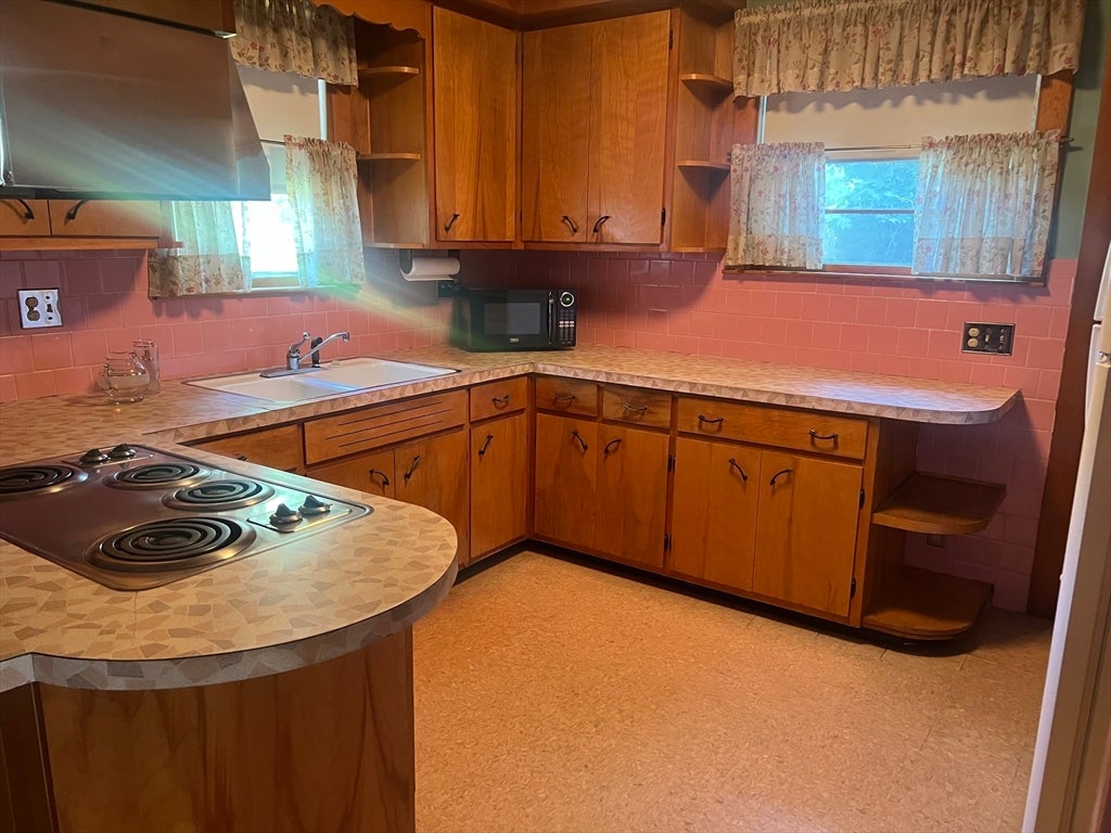 33 Dewey ST, Methuen, MA, 33 Dewey ST, Methuen, MA Photo #10