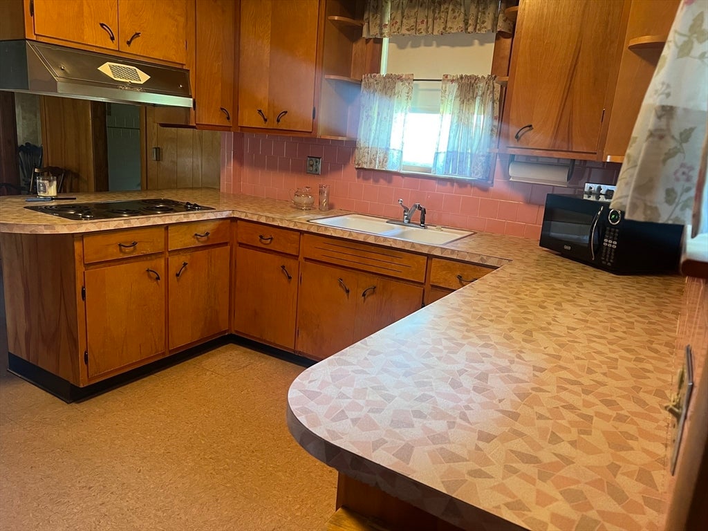 33 Dewey ST, Methuen, MA, 33 Dewey ST, Methuen, MA Photo #11