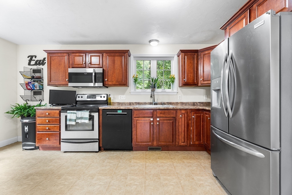 55 Edge Hill Dr