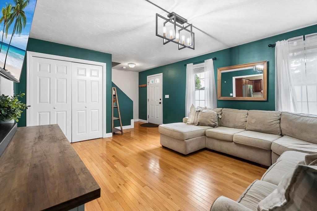 55 Edge Hill Dr