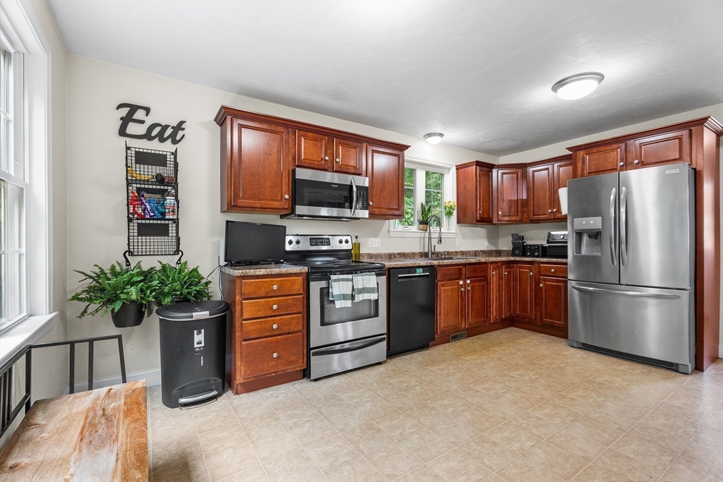 55 Edge Hill Dr