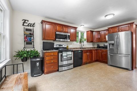 55 Edge Hill Dr Bridgewater MA 02324