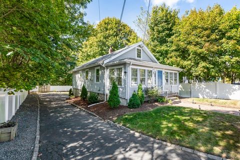 17 Linwood Holbrook MA 02343