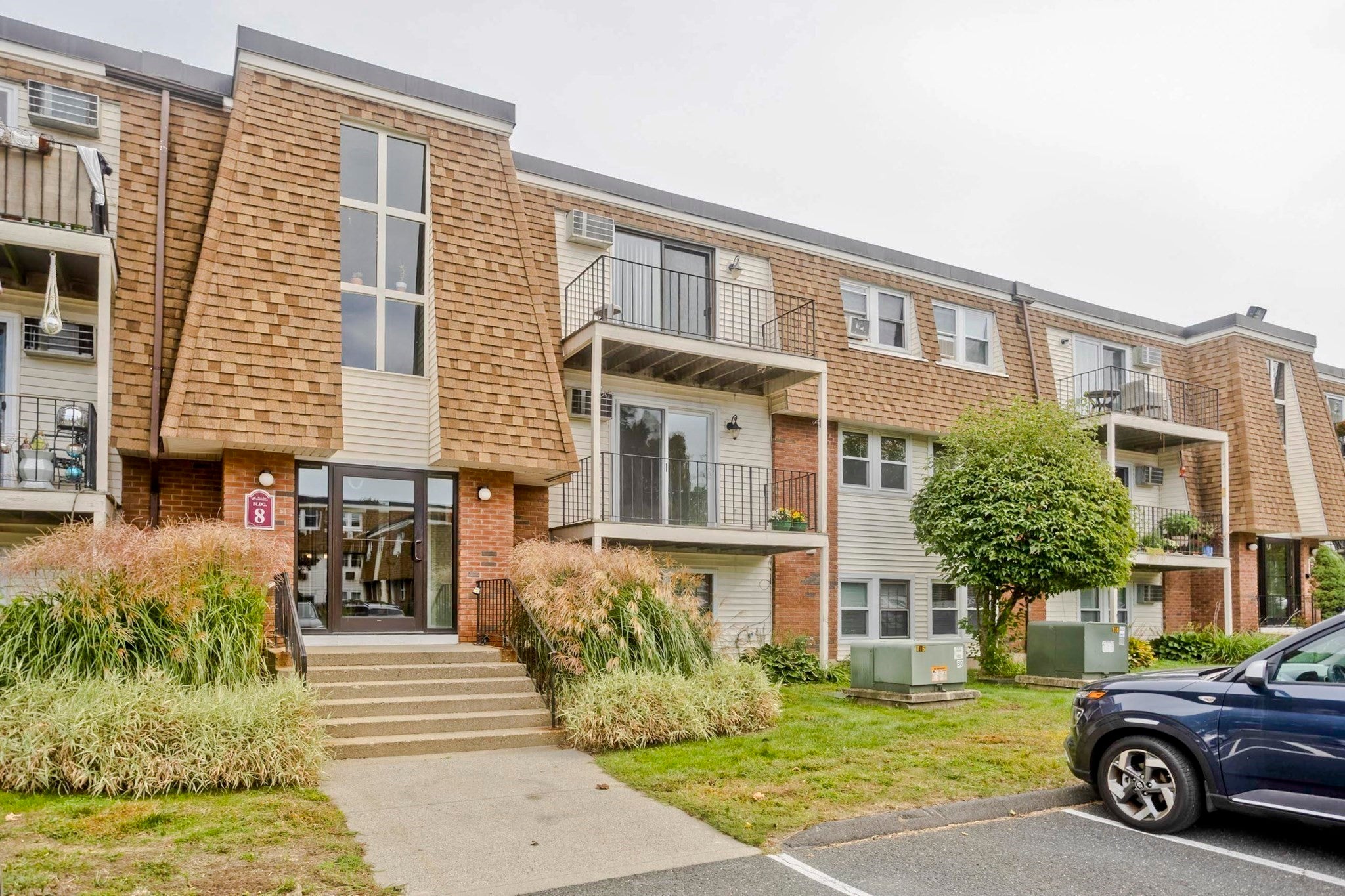 80 Damon Rd #8206, Northampton, MA Photo #1