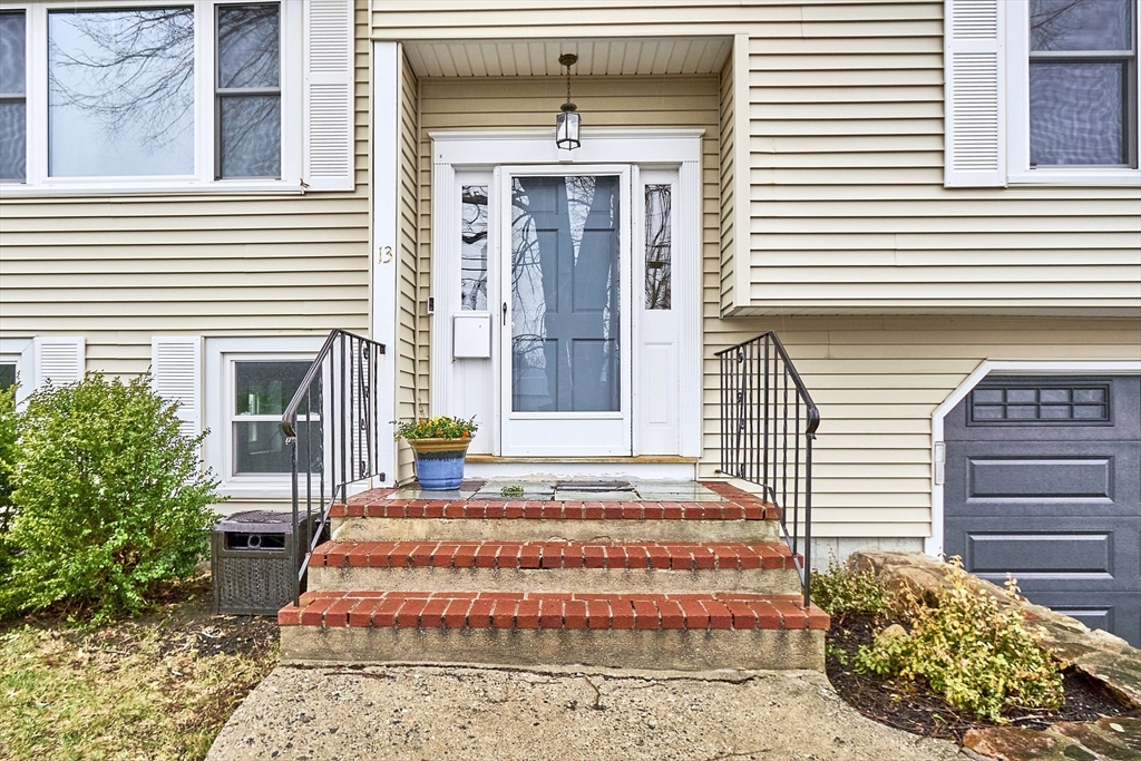 13 Red Rock Lane