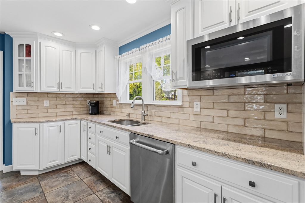 11 Highland Ave, Groveland, MA Photo #13