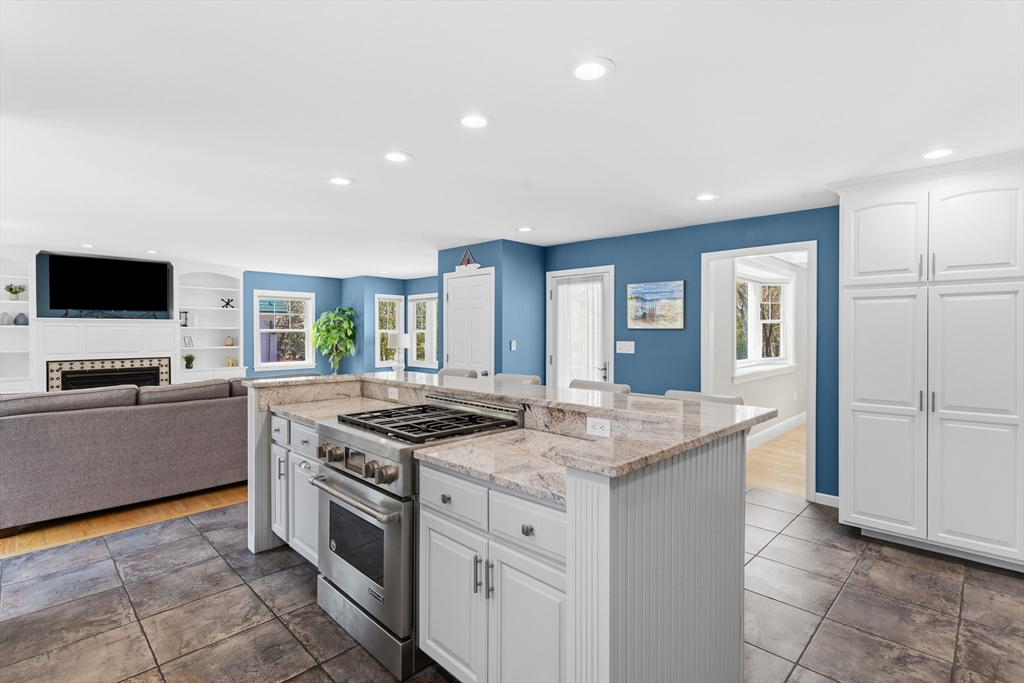 11 Highland Ave, Groveland, MA Photo #11