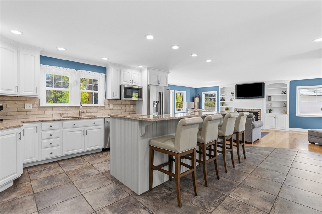 11 Highland Ave, Groveland, MA Photo #9