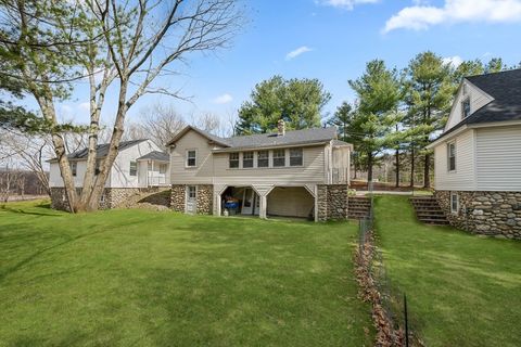 22 Shirley Ln Shrewsbury MA 01545