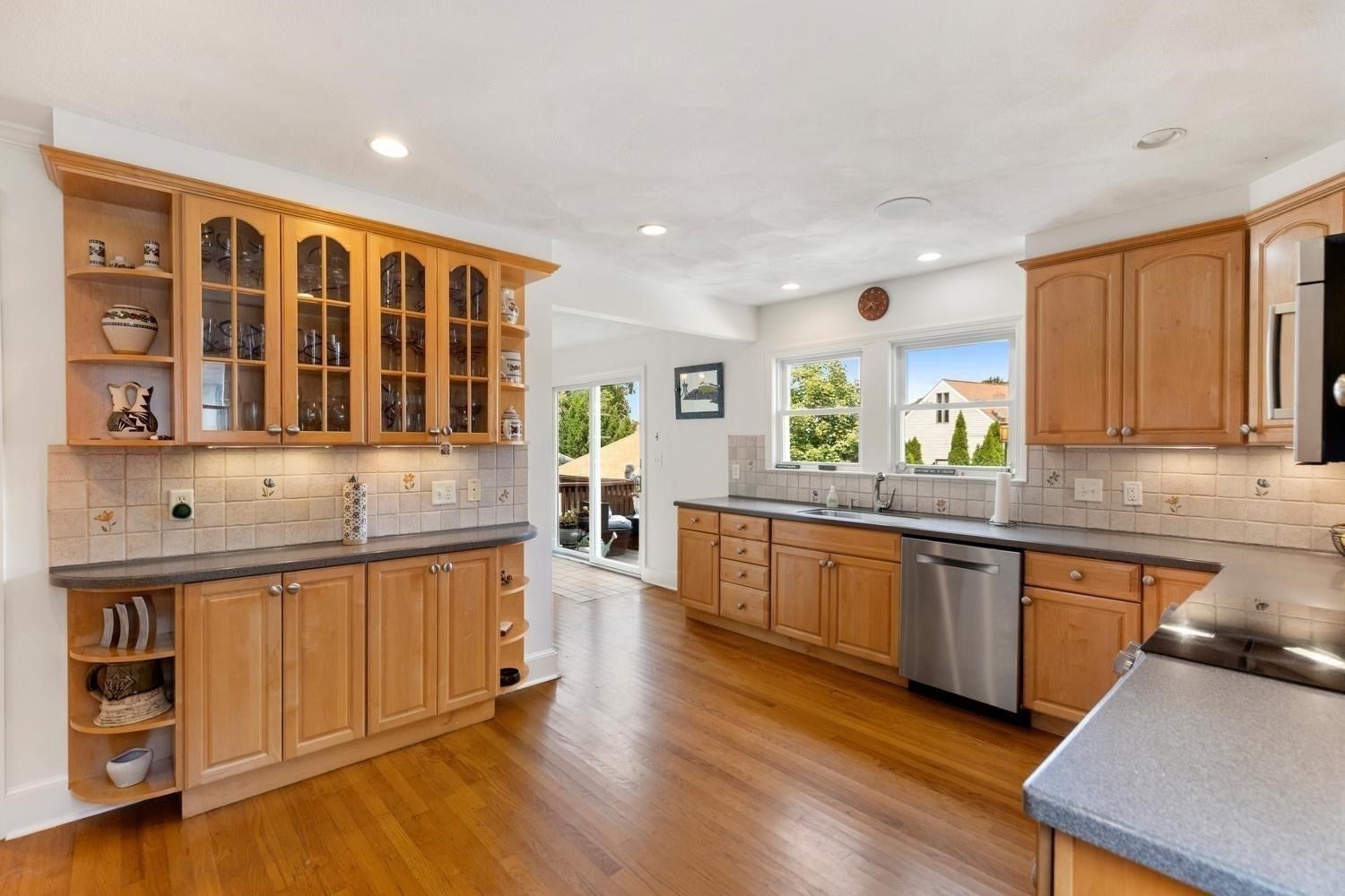 501 Belmont St, Belmont, MA, 501 Belmont St, Belmont, MA Photo #17