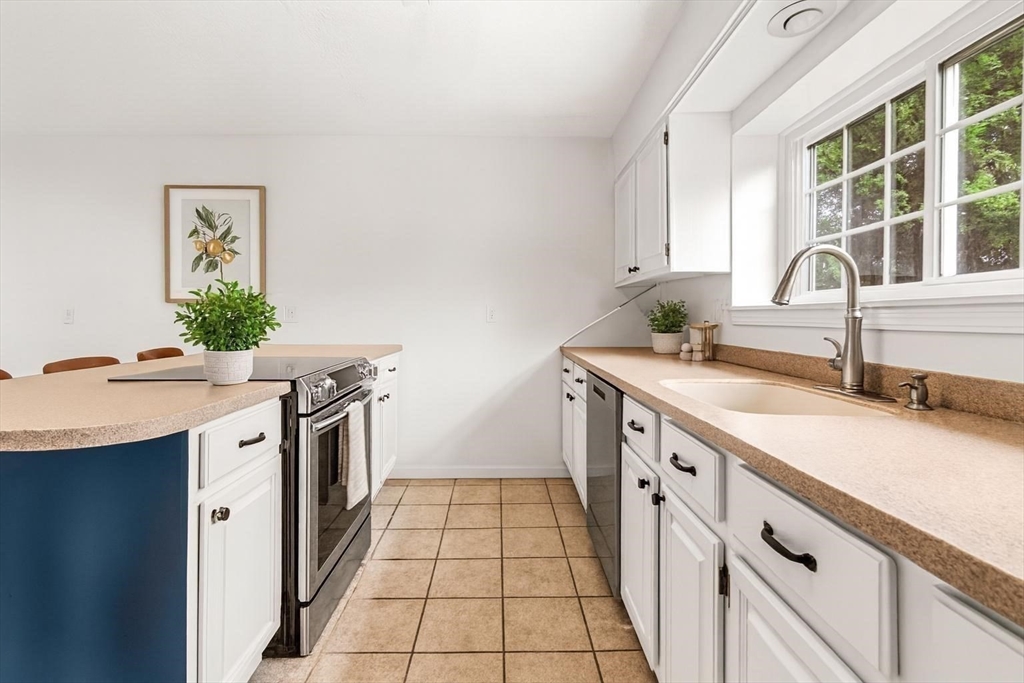 33 Country Club Ln D