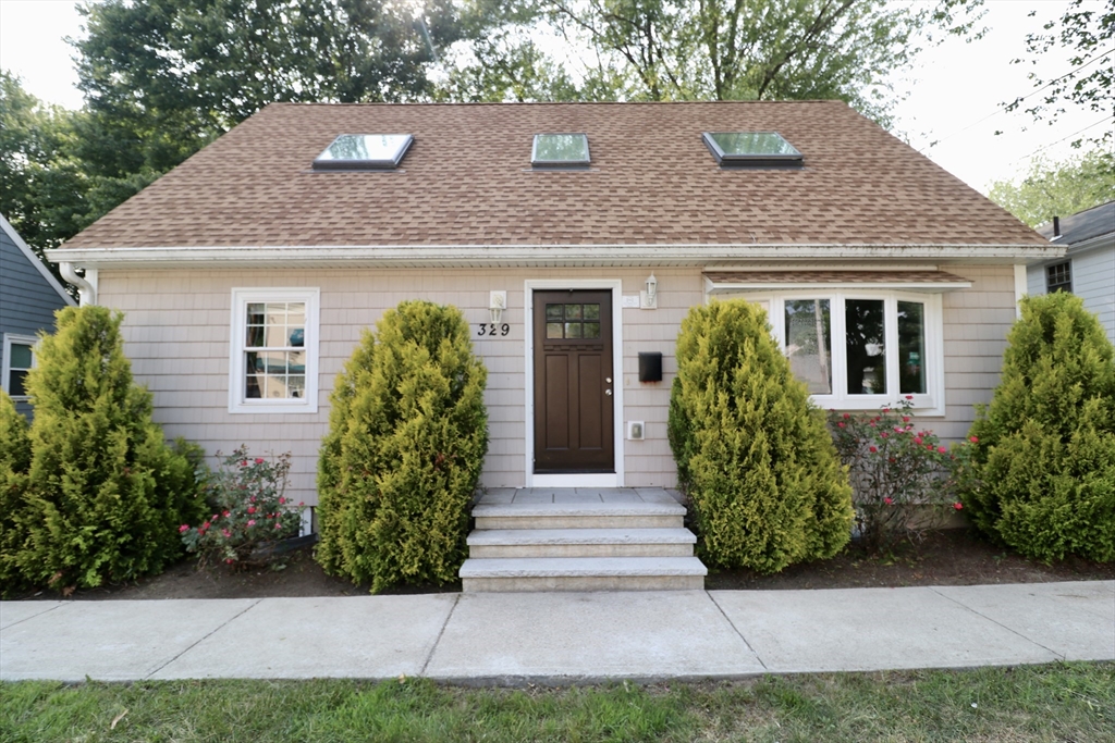 Click for 329 Bridge St, Dedham, MA slideshow