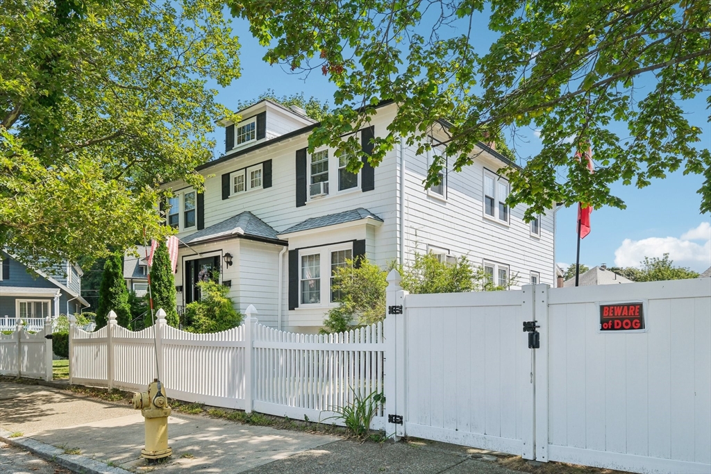 92 Hume Ave