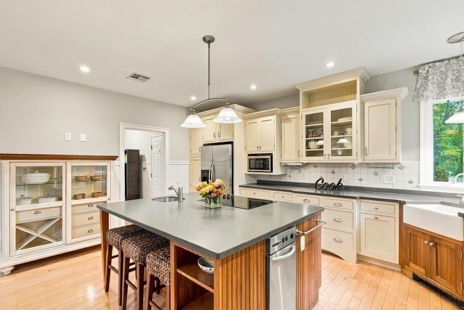 30 Juniper Rd, Upton, MA, 30 Juniper Rd, Upton, MA Photo #5